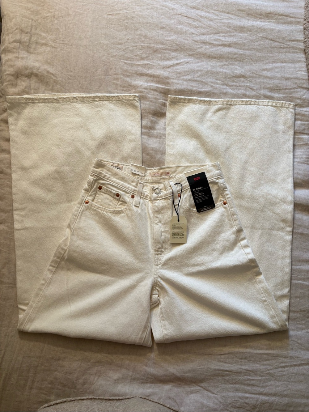 Levi's White High-Rise xl flood Jeans